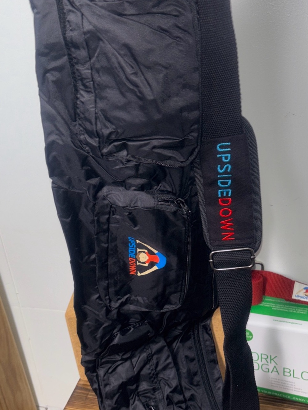 2 Cork Yoga Blocks & 2 Straps Red/blue Including Yoga Black Bag 5 Piece Set New - Picture 5 of 15
